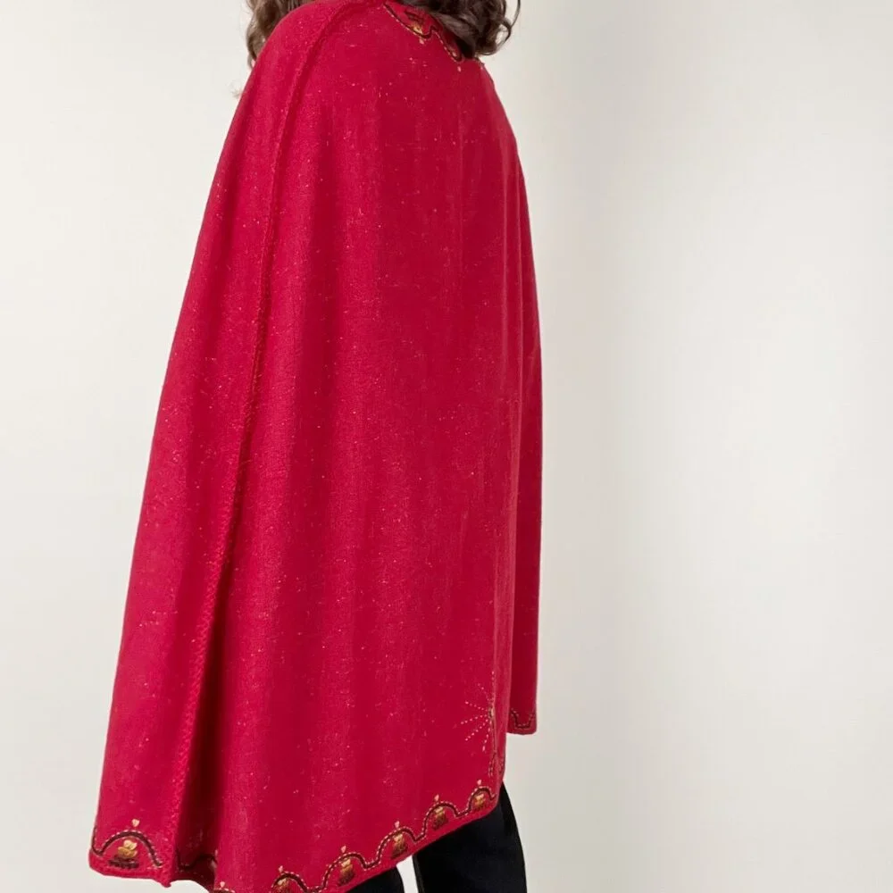 Vintage Handmade Embroidered Poncho Cape Crochet Woven Jacket Coat Cloak Long - Picture 2 of 5